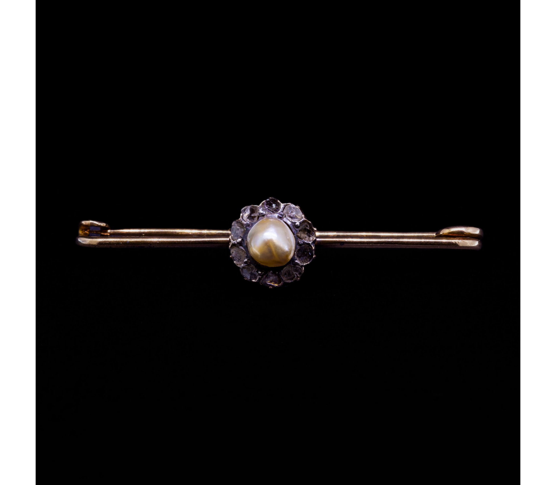18K Gold Brooch with Pearl and Rose-cut Diamonds, late 19th century - 1 18K Gold Brooch with Pearl and Rose-cut Diamonds, late 19th century - 1