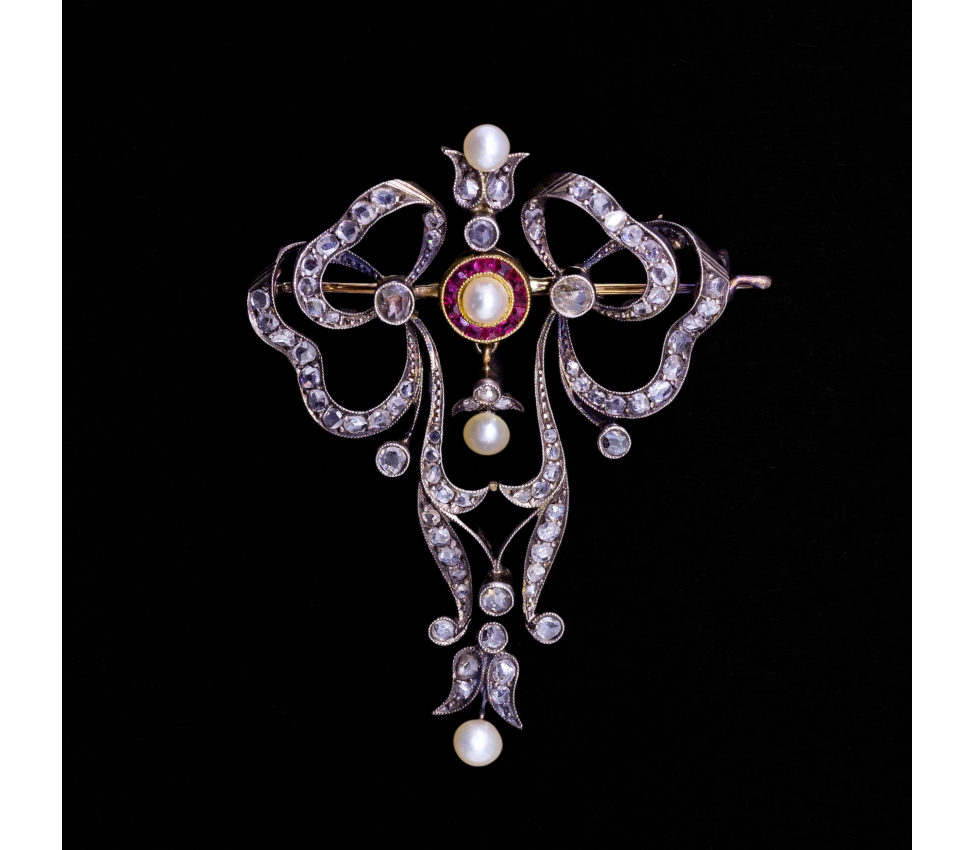 18K Gold, Silver, Ruby, Pearl and Rose-Cut Diamond Brooch, Art Nouveau - 1