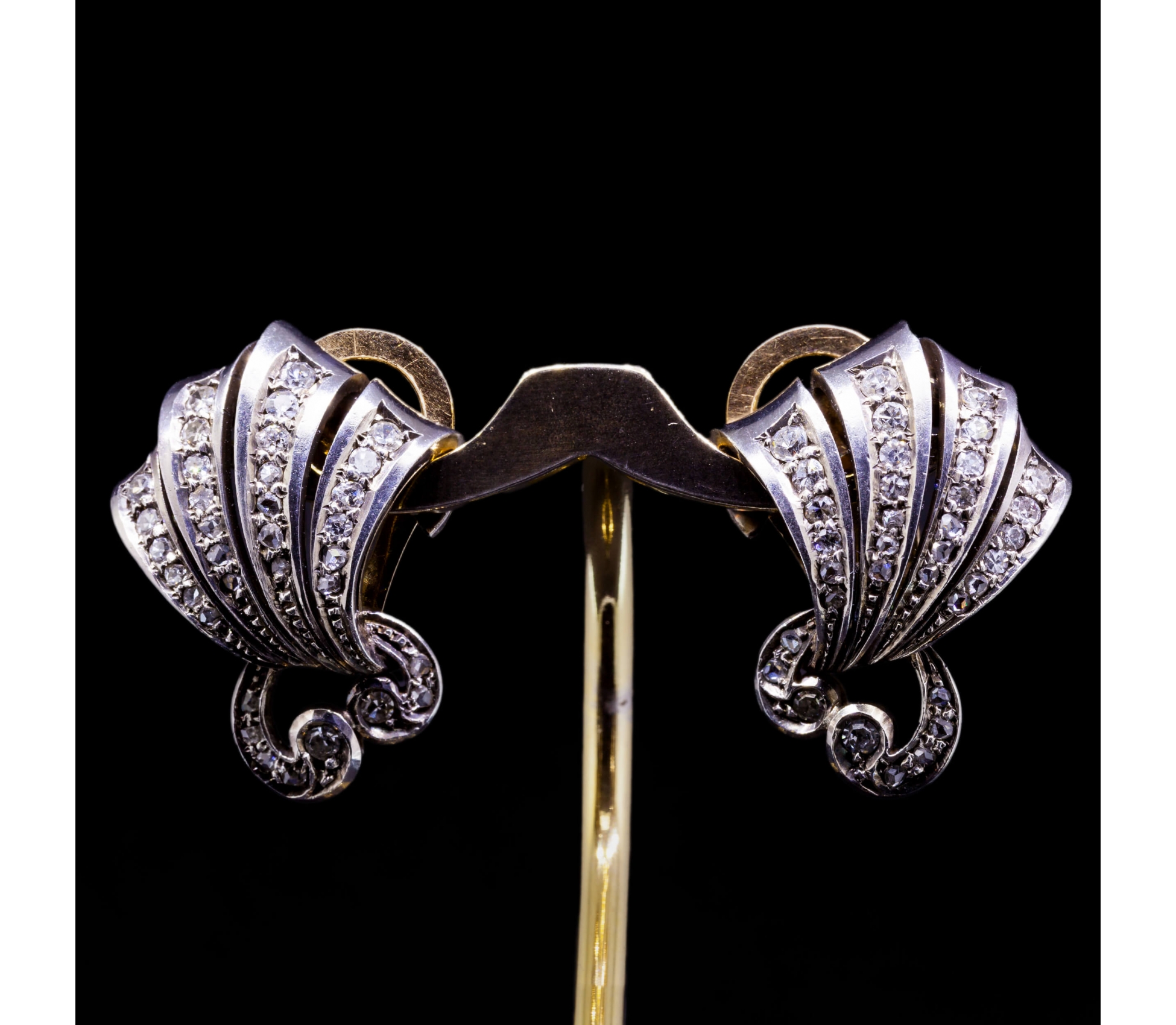 18K Gold, Retro Shell Clip-On 0.76 ctw Diamond Earrings - 1 18K Gold, Retro Shell Clip-On 0.76 ctw Diamond Earrings - 1