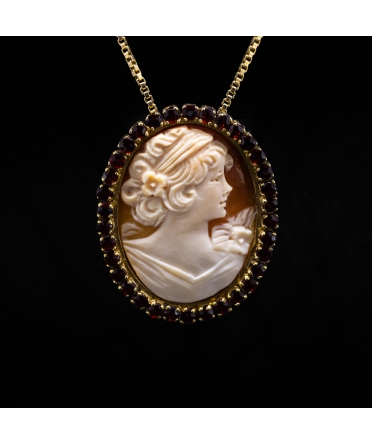 9K Gold, Hand-carved Cameo and Garnet Necklace, 1950s. - 1