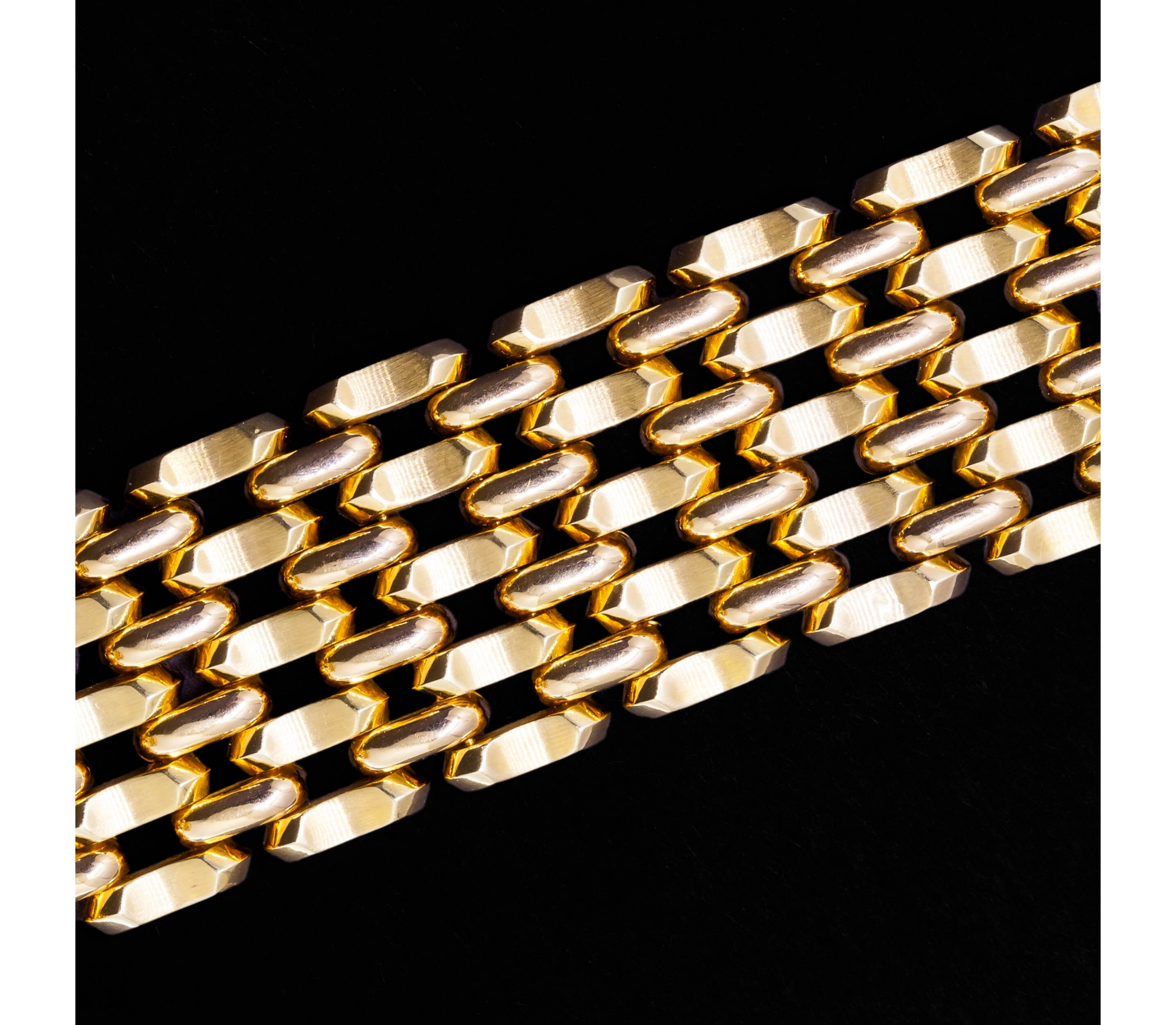 18K Gold, Vintage Wide Bracelet, Italy - 1 18K Gold, Vintage Wide Bracelet, Italy - 1
