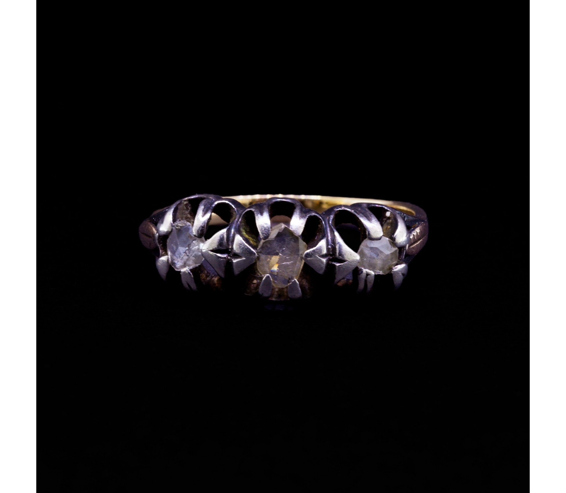 18K Gold, Rose-Cut Diamond Ring, 19th/20th centuries - 1 18K Gold, Rose-Cut Diamond Ring, 19th/20th centuries - 1