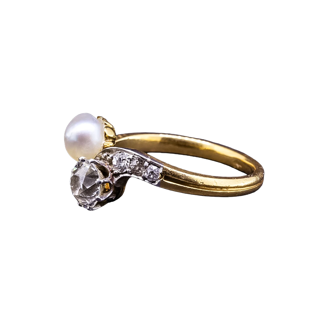 Toi et Moi gold ring with diamonds and a pearl, early 20th century, Paris