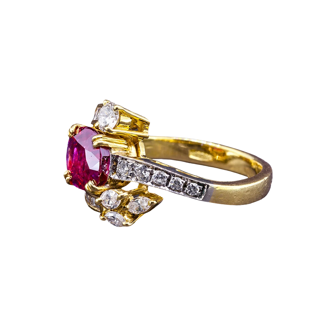 Gold ring with ruby and diamonds, Italy, Alessandria, 1940s.