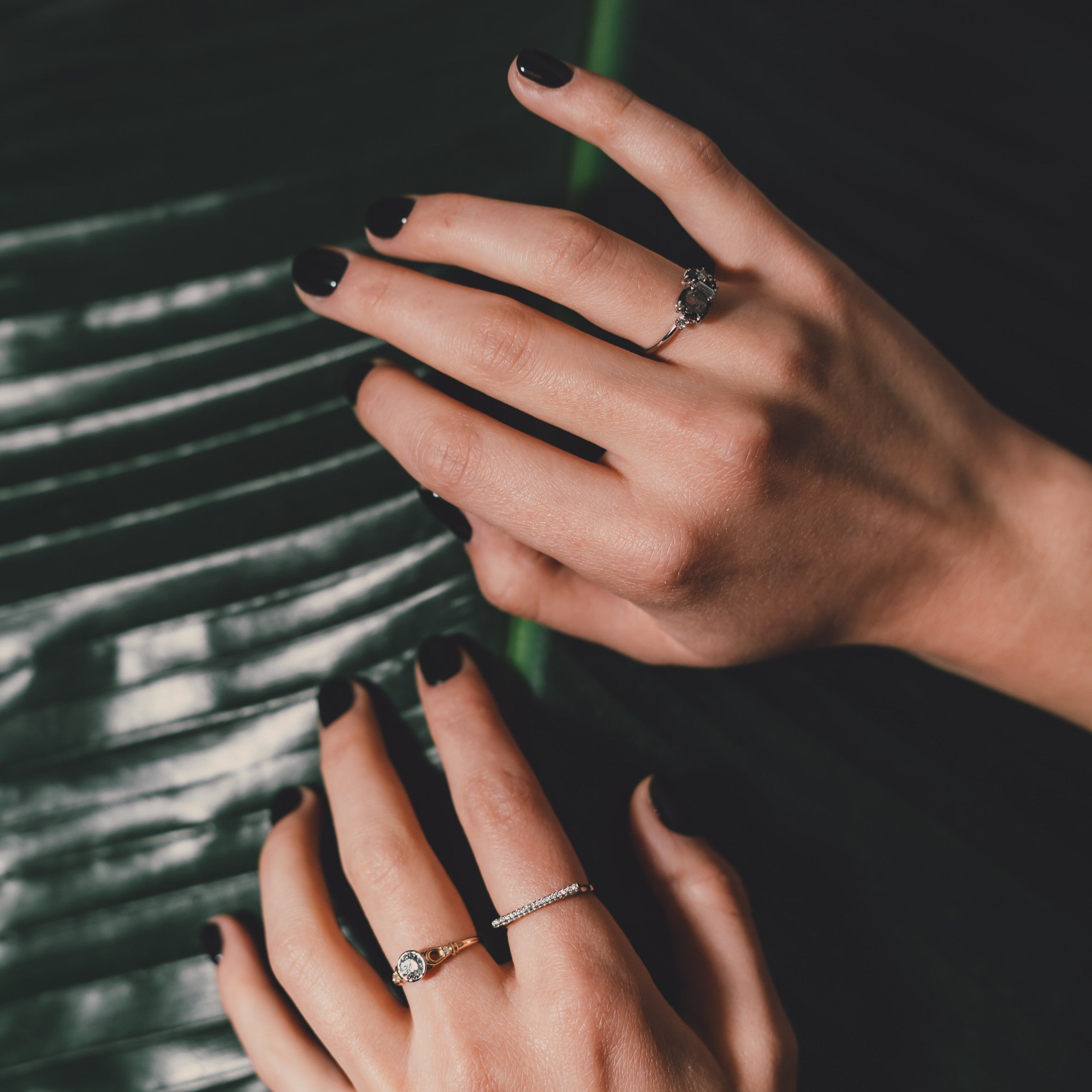 Złoty pierścionek z diamentem Salt and Pepper