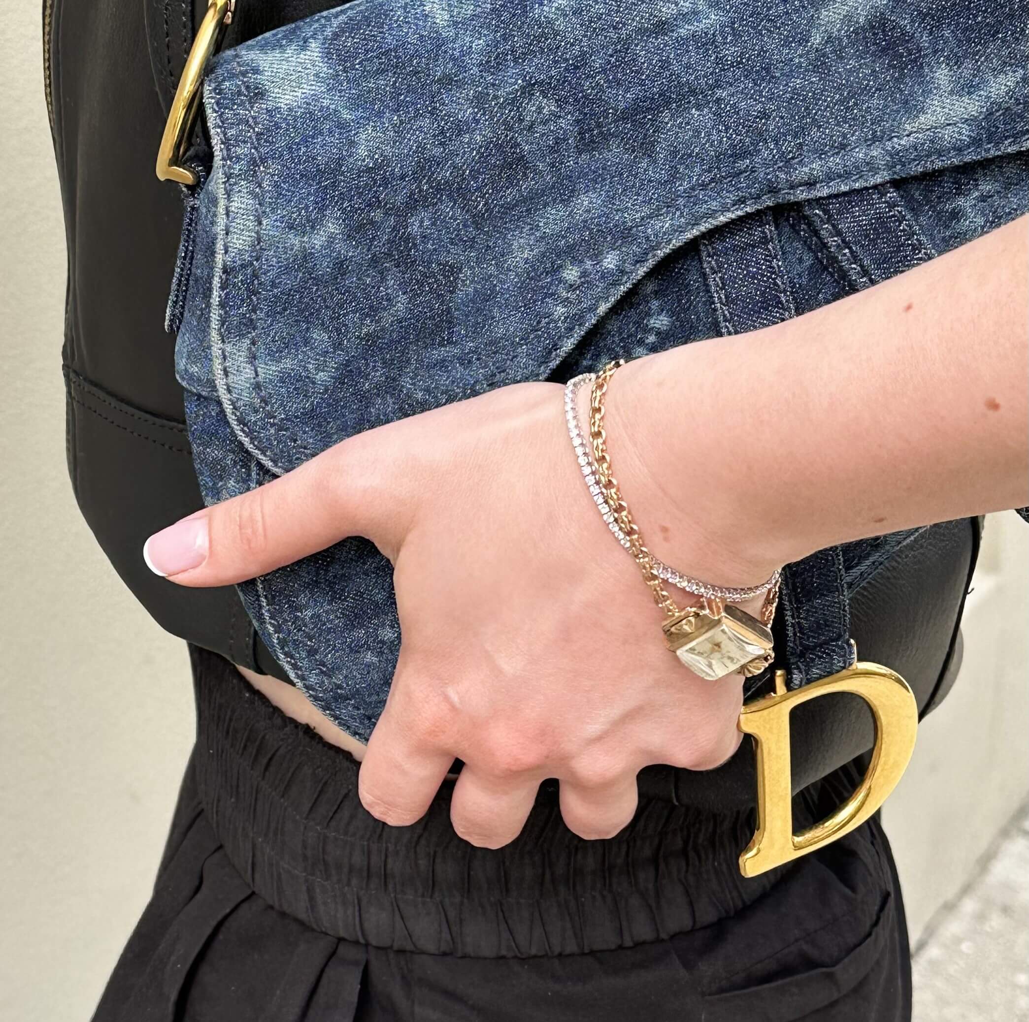 Złota bransoleta tenisowa z diamentami