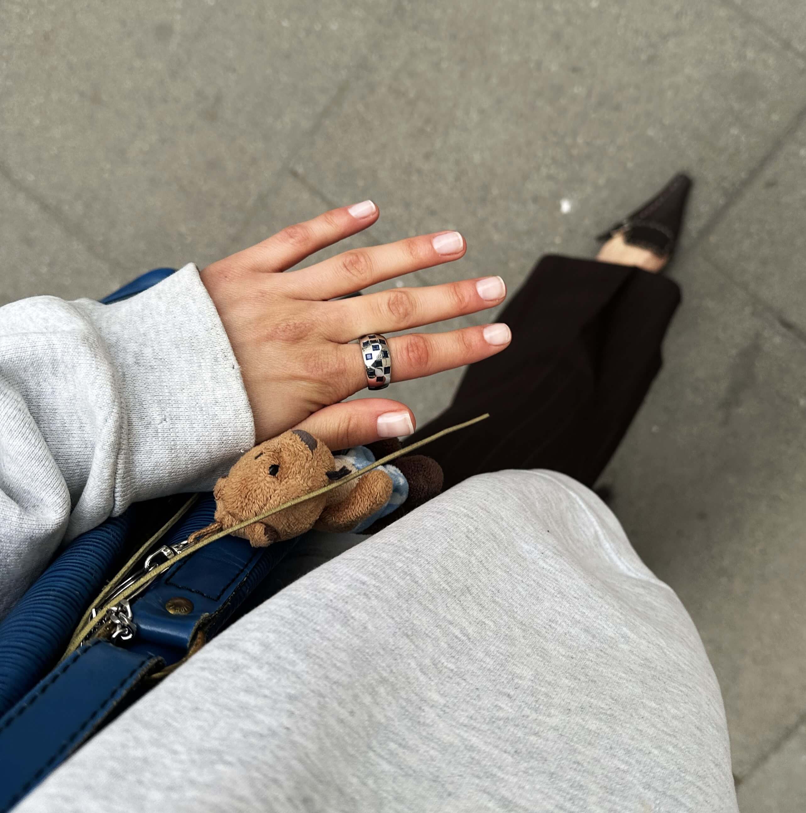 Złoty sygnet "szachownica" z szafirami, Vintage, Paryż