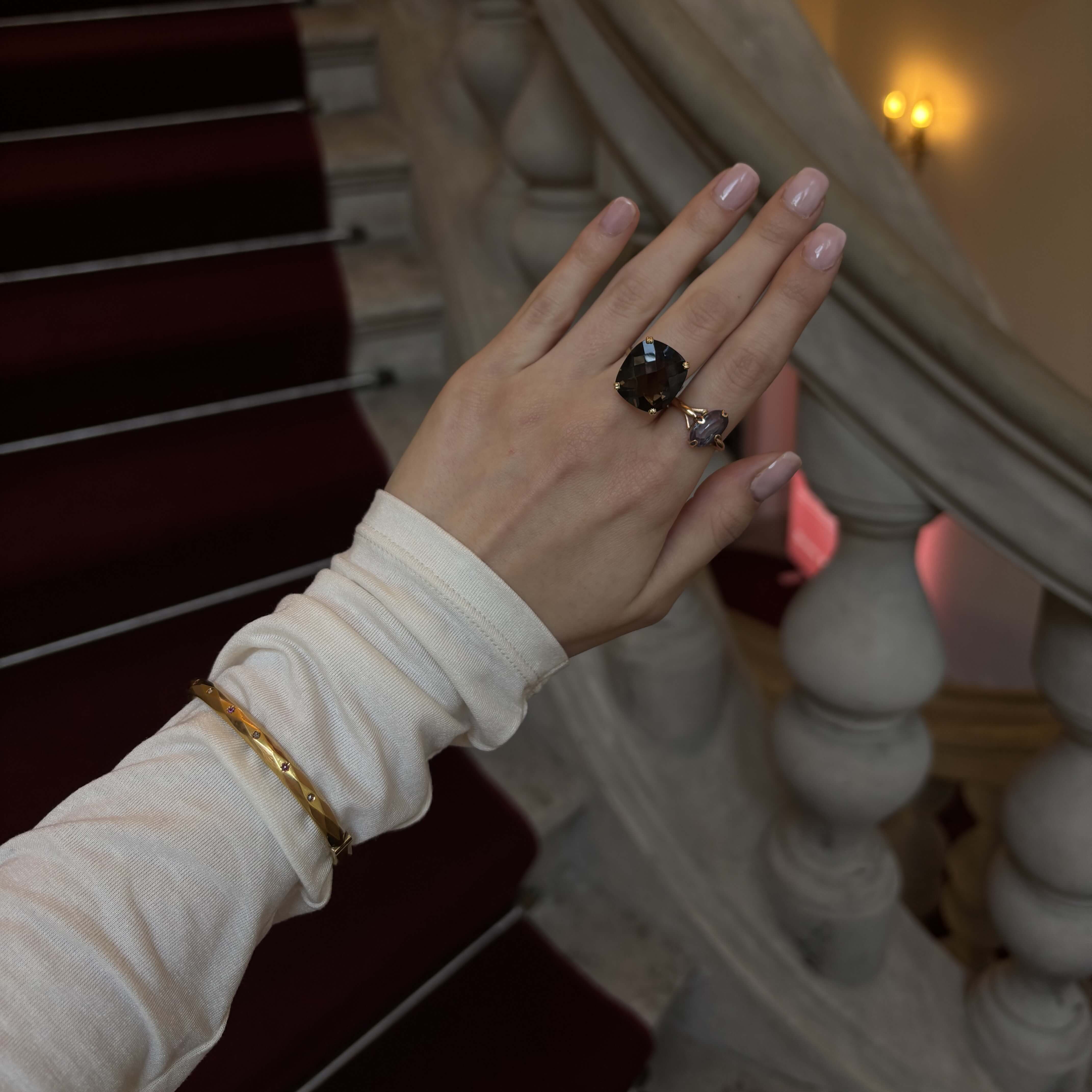 Złoty pierścionek Dolce Vita z kwarcem dymnym