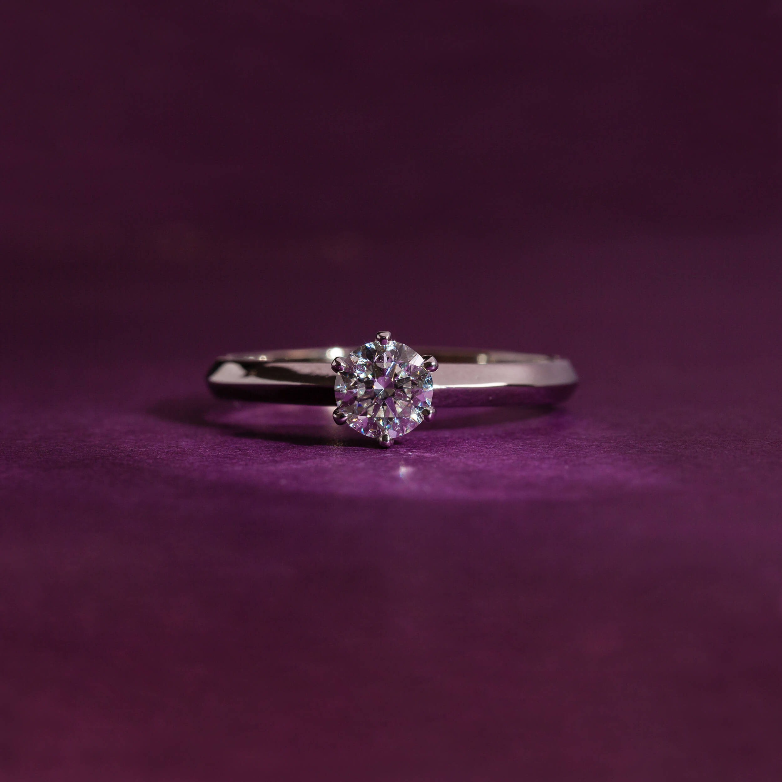 Złoty pierścionek zaręczynowy Syncret Classy Ring z brylantem GIA