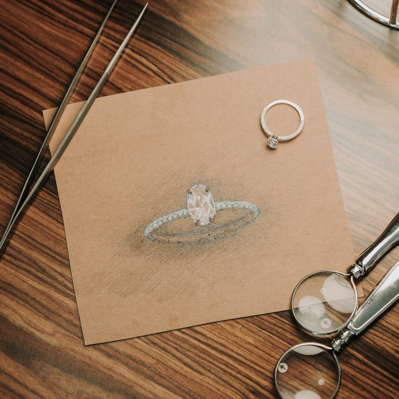 Gold ring with a 0.70 ct oval cut diamond, GIA