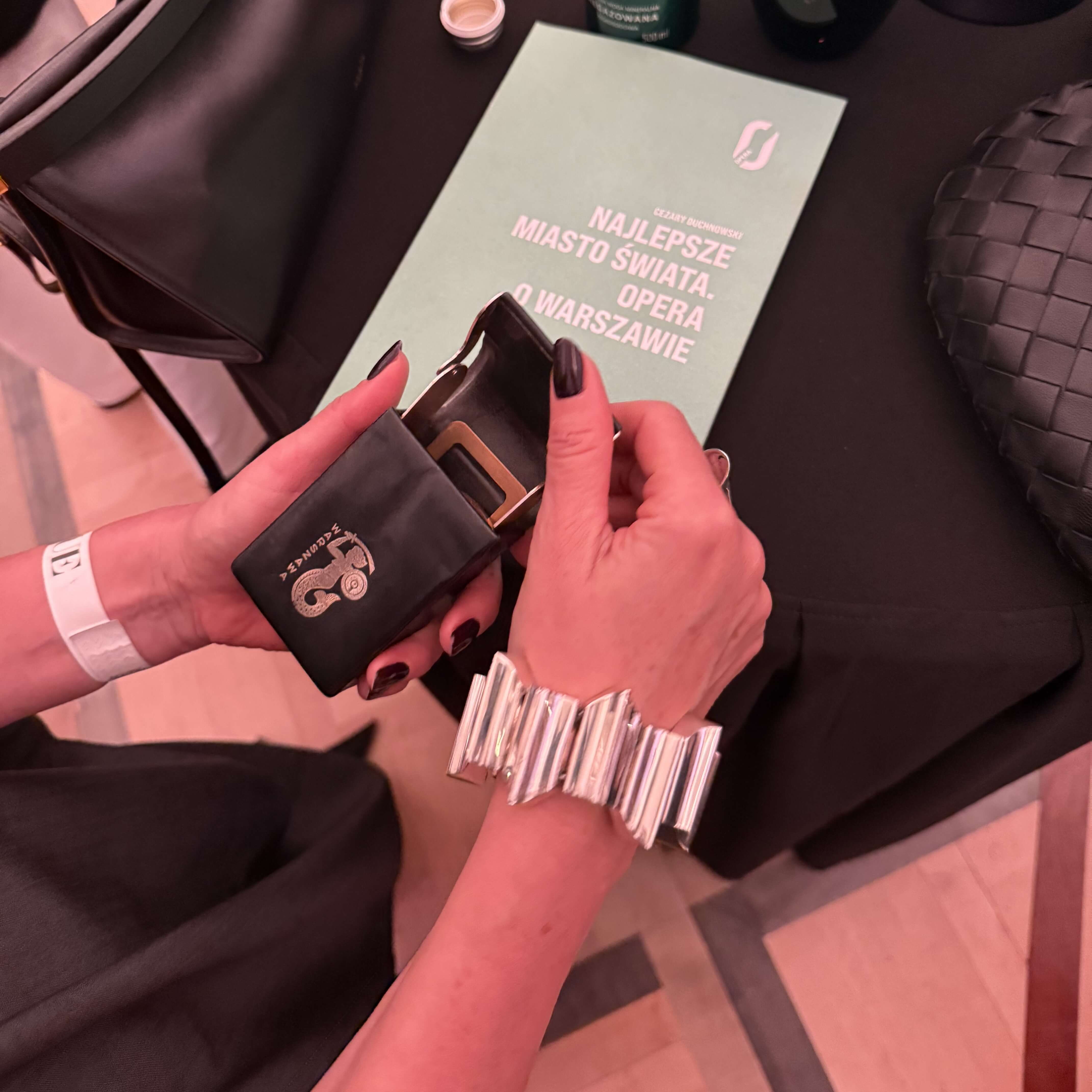 Szeroka geometryczna bransoleta SILVER