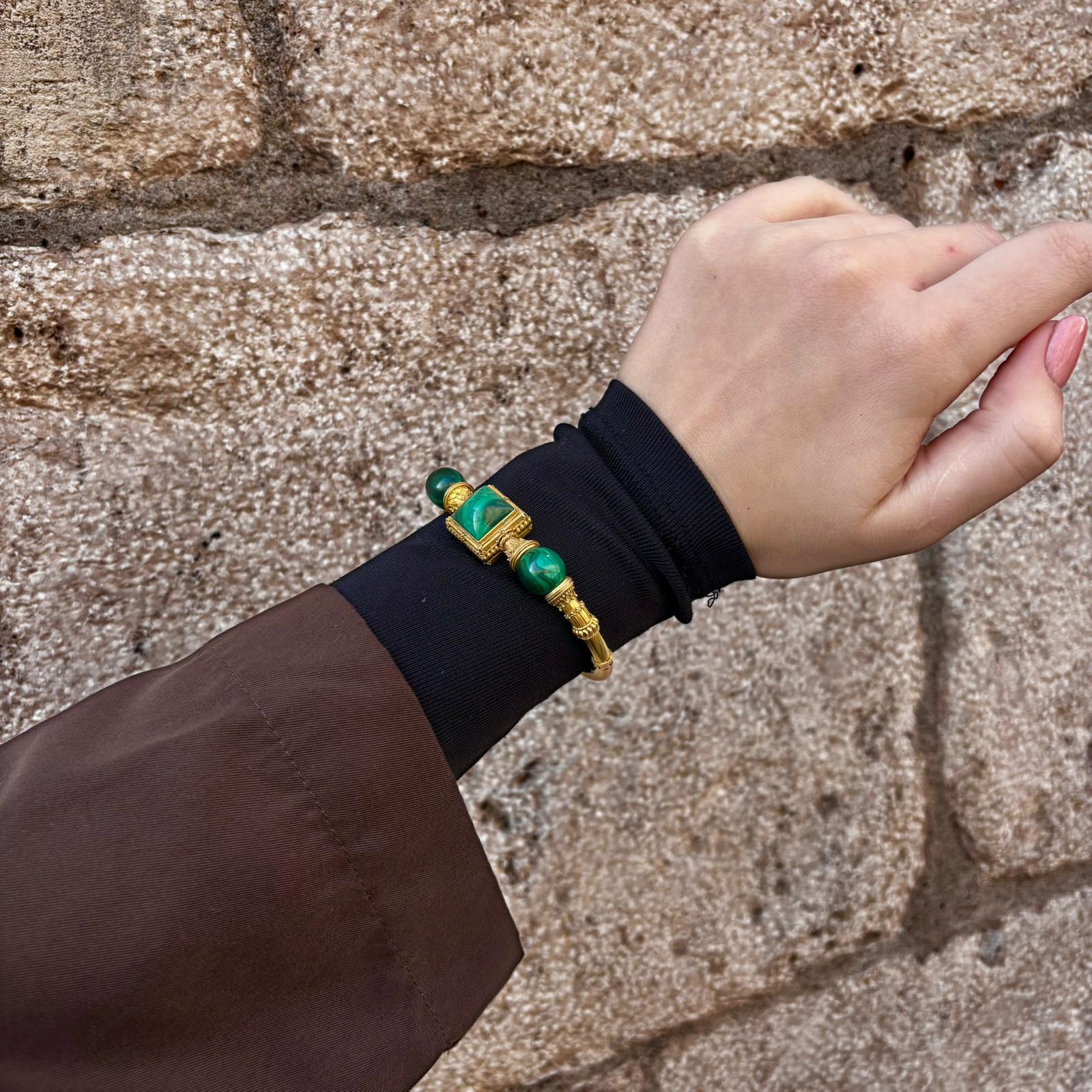 Złota bransoleta z malachitami w stylu orientalnym, XIX wiek, Rosja Imperialna