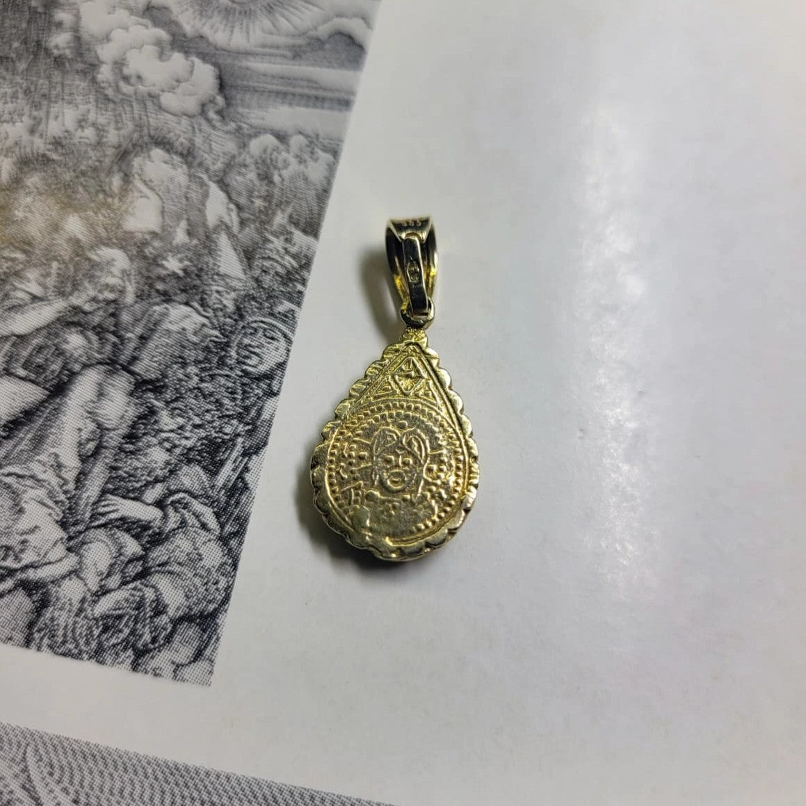 Złota zawieszka prawosławna