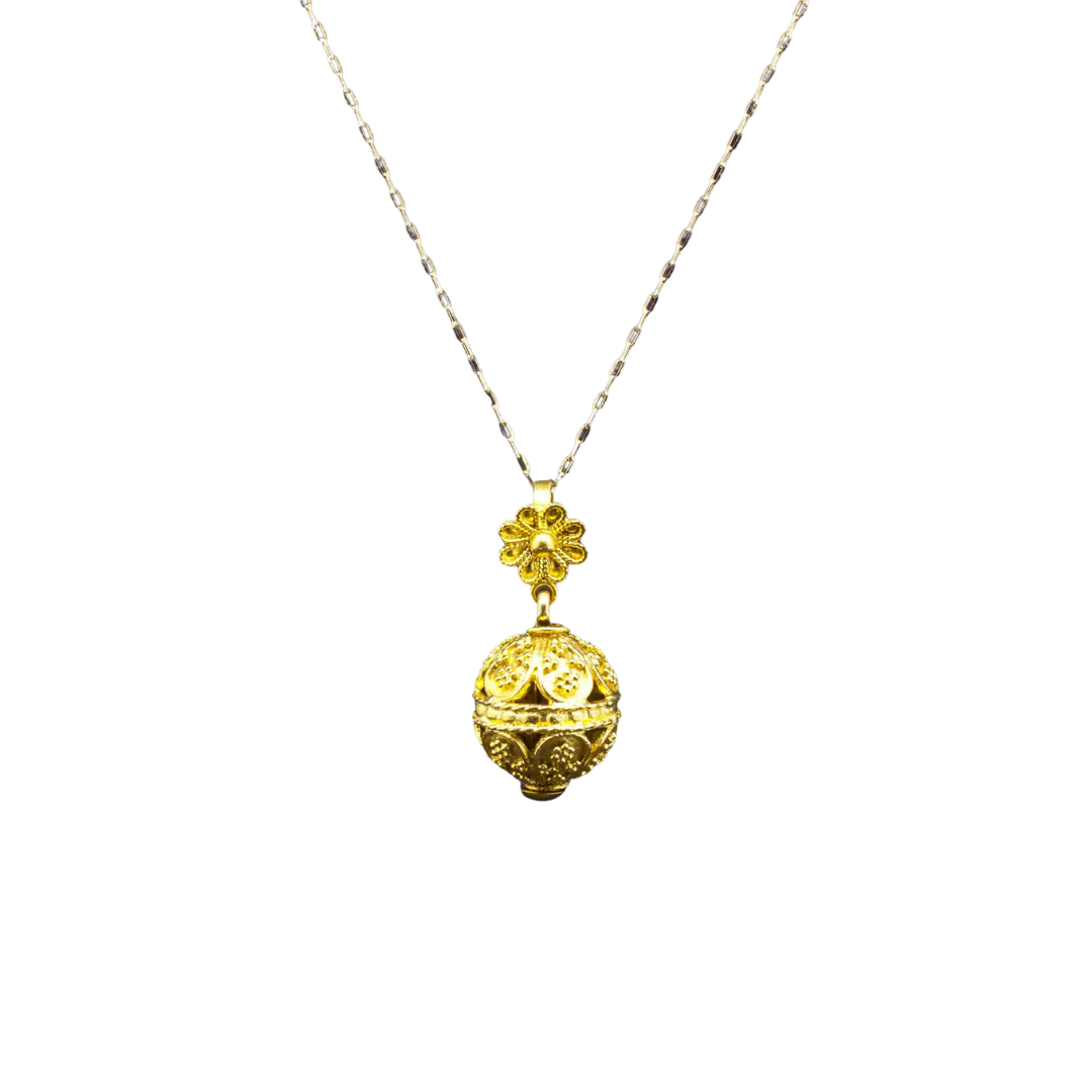 Oriental-style gold pendant, Vintage