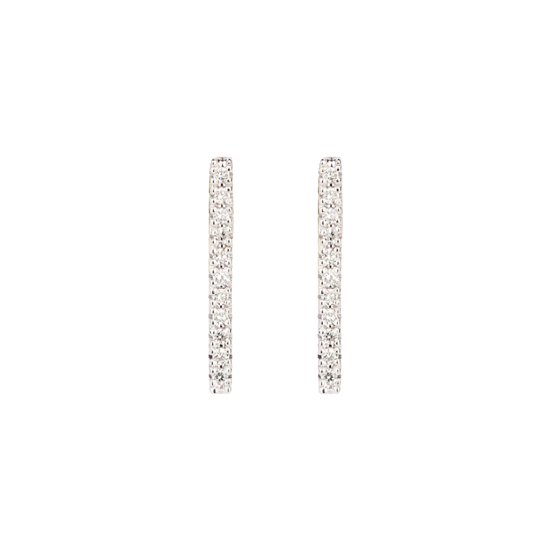 Minimal gold earrings with diamonds