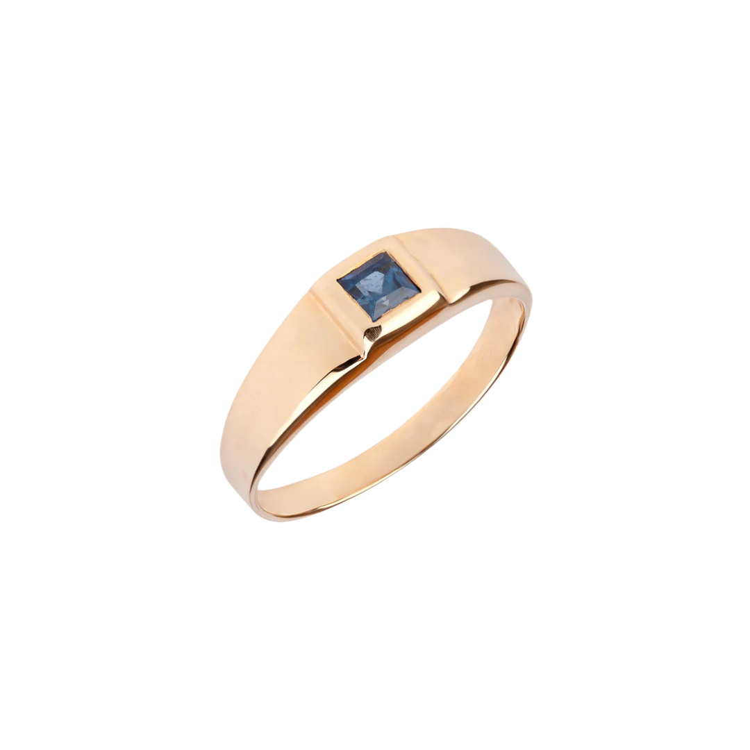 Gold signet ring with sapphire