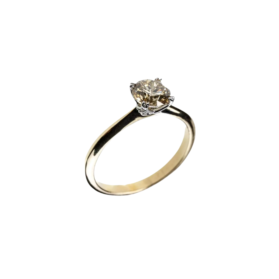 Yellow gold engagement ring with a 1 ct champagne diamond
