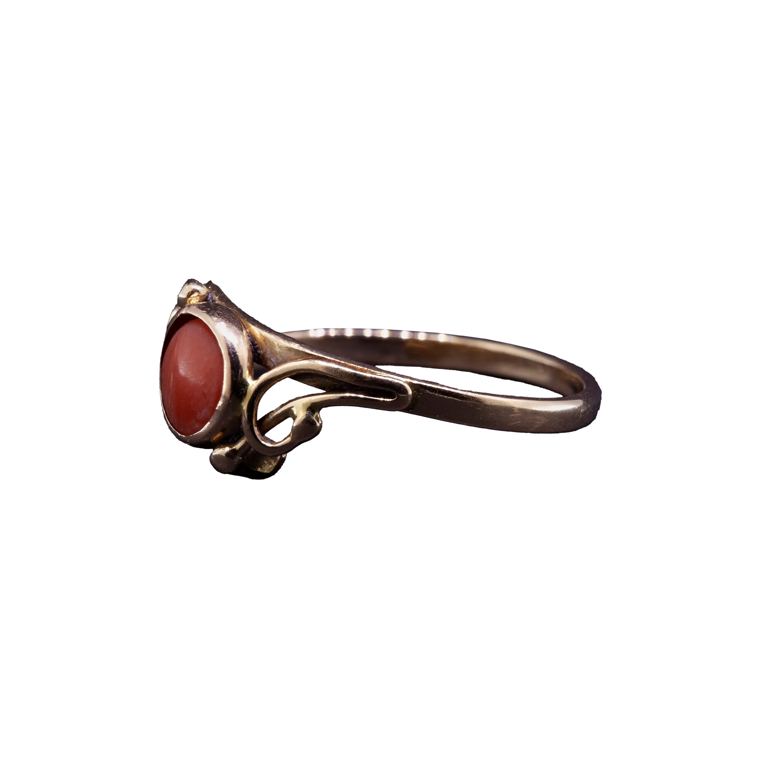 Gold coral ring, 1st half of the 20th century.