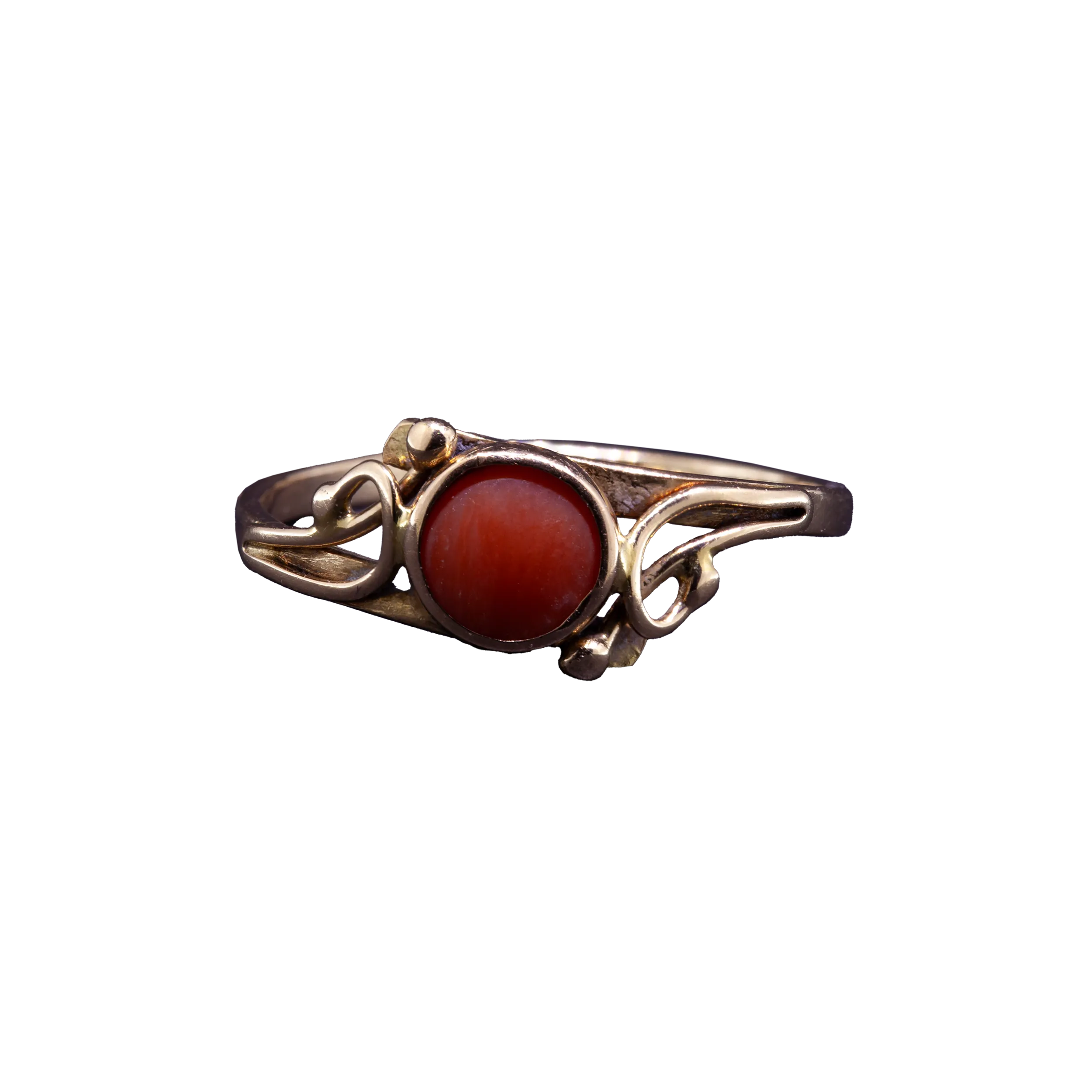 Gold coral ring, 1st half of the 20th century.