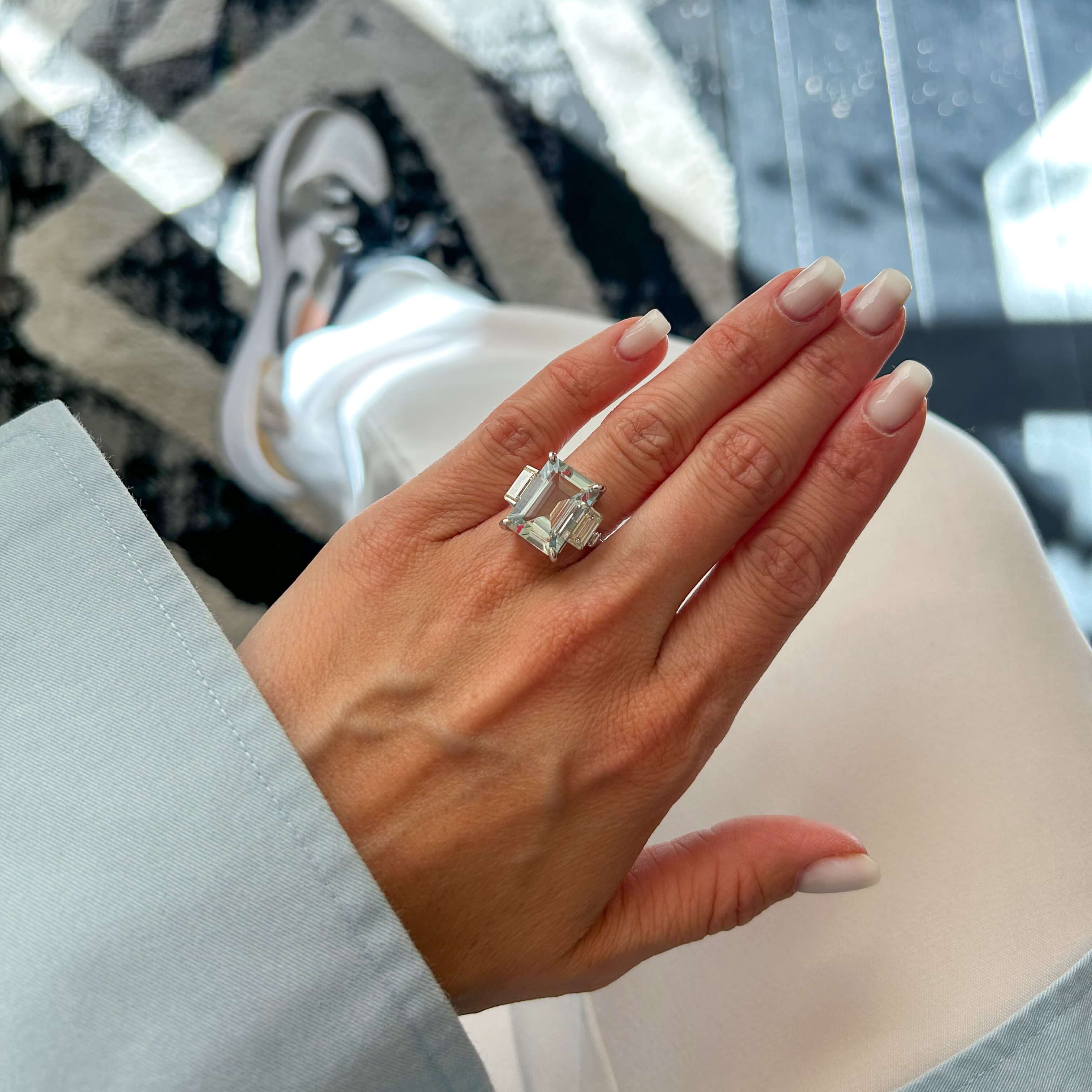 Złoty pierścionek z akwamarynem 6.70 ct i diamentami