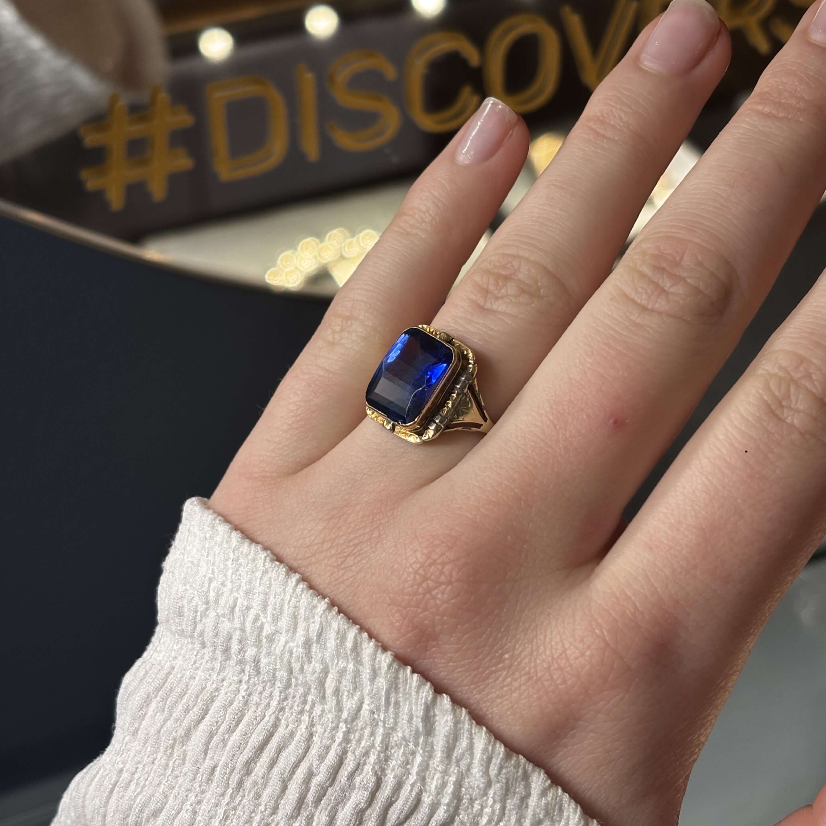 Gold ring with blue glass, Art Deco