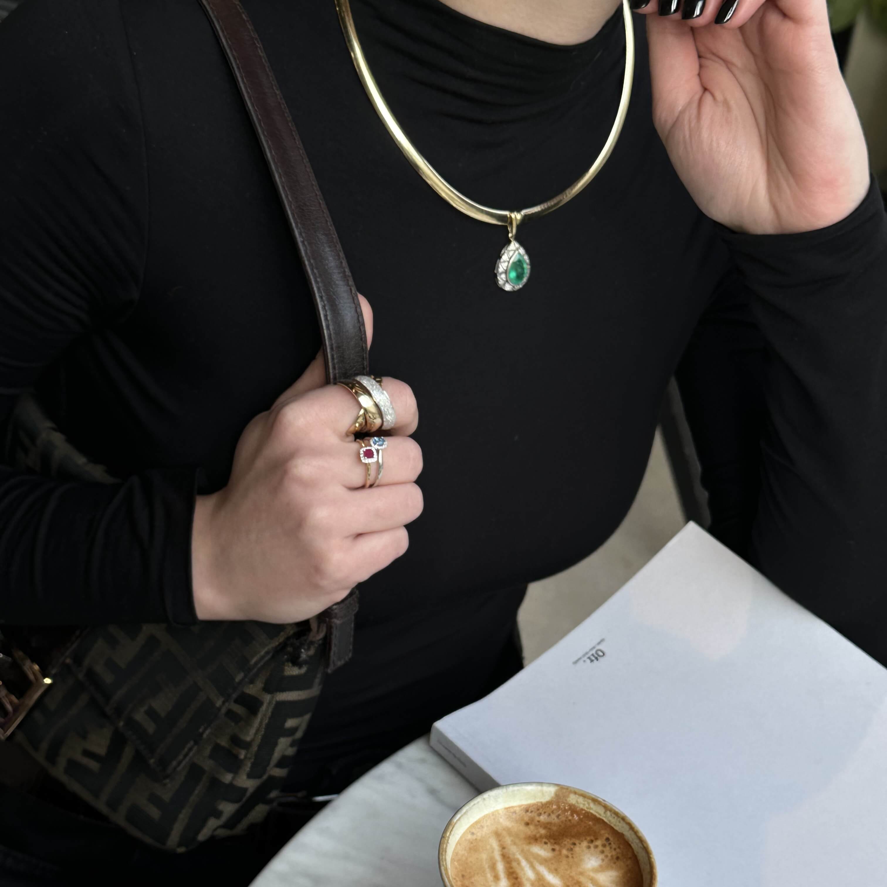 Złota zawieszka w stylu Art Deco z diamentami i szmaragdem ok. 6 ct, Vintage