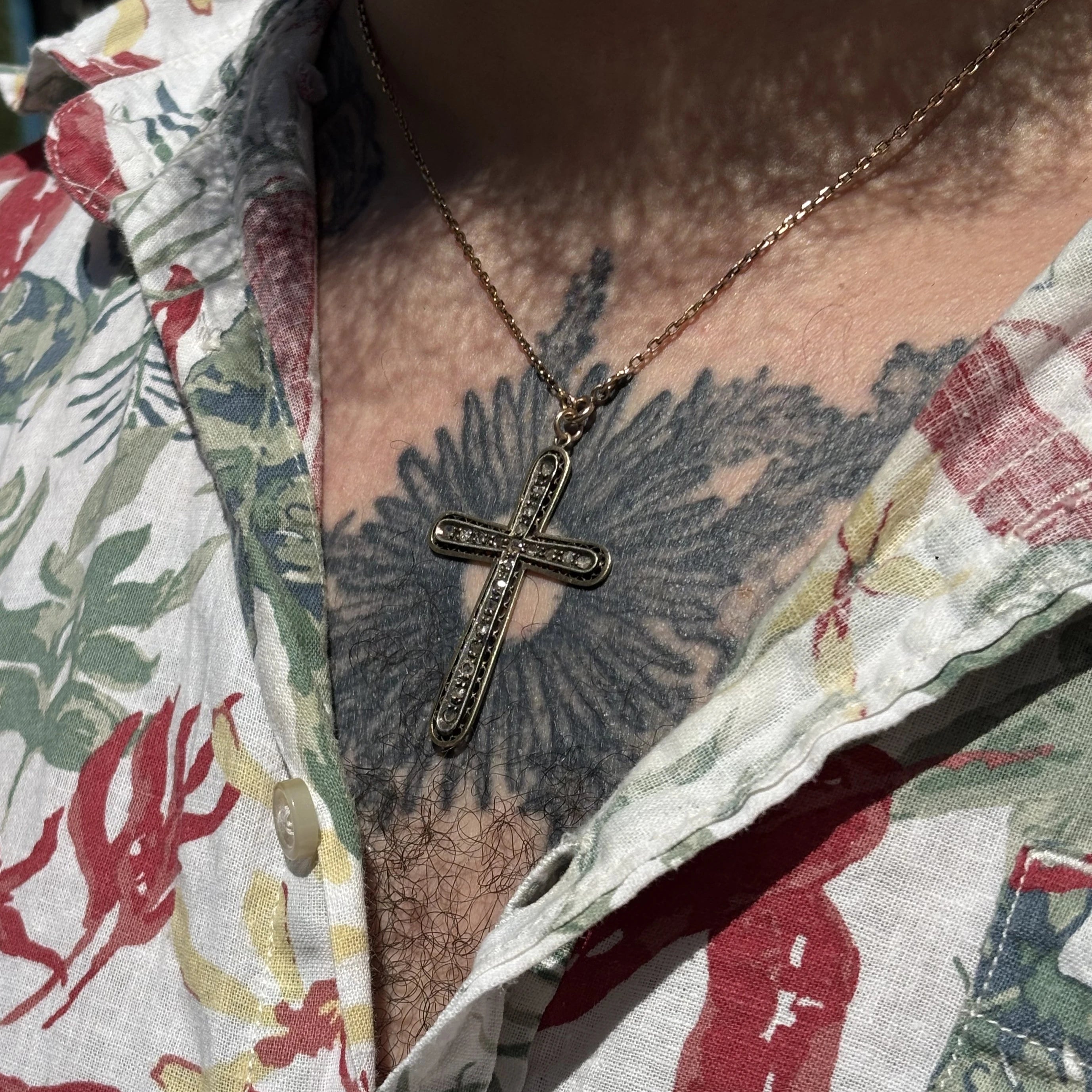 Złoty krzyżyk - zawieszka z diamentami, XIX/XX w.