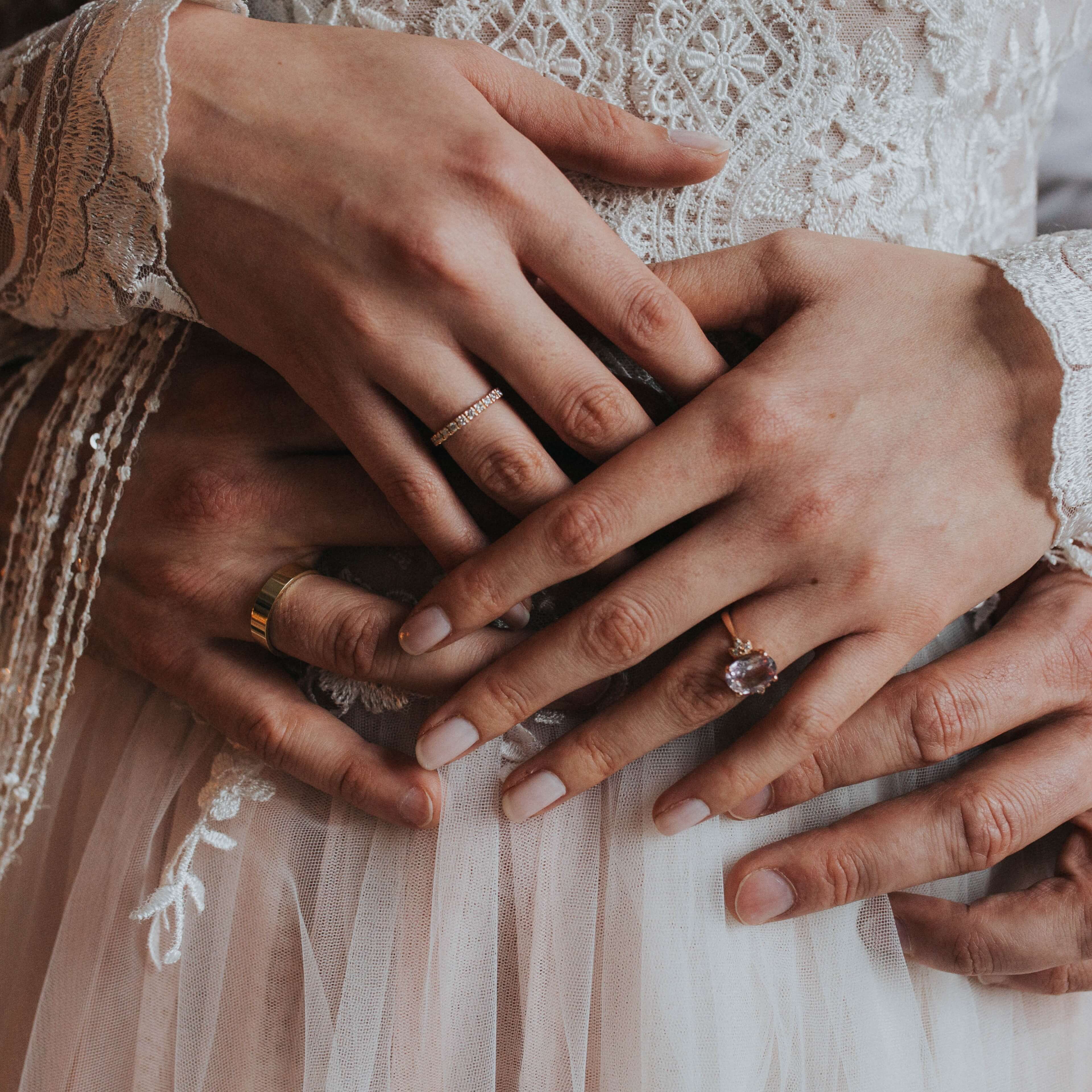 Złota obrączka Eternity I z brylantami