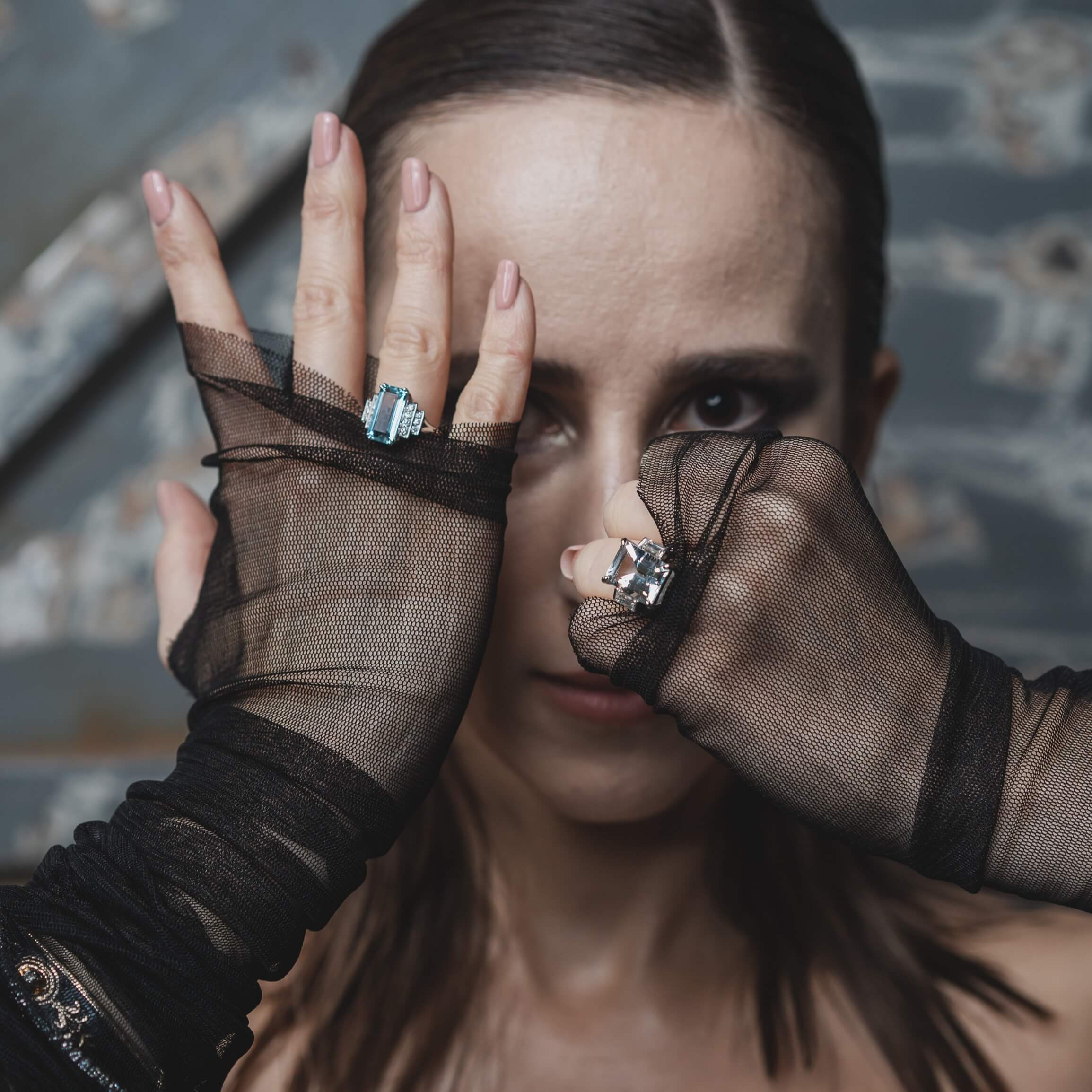 Złoty pierścionek z akwamarynem 6.70 ct i diamentami