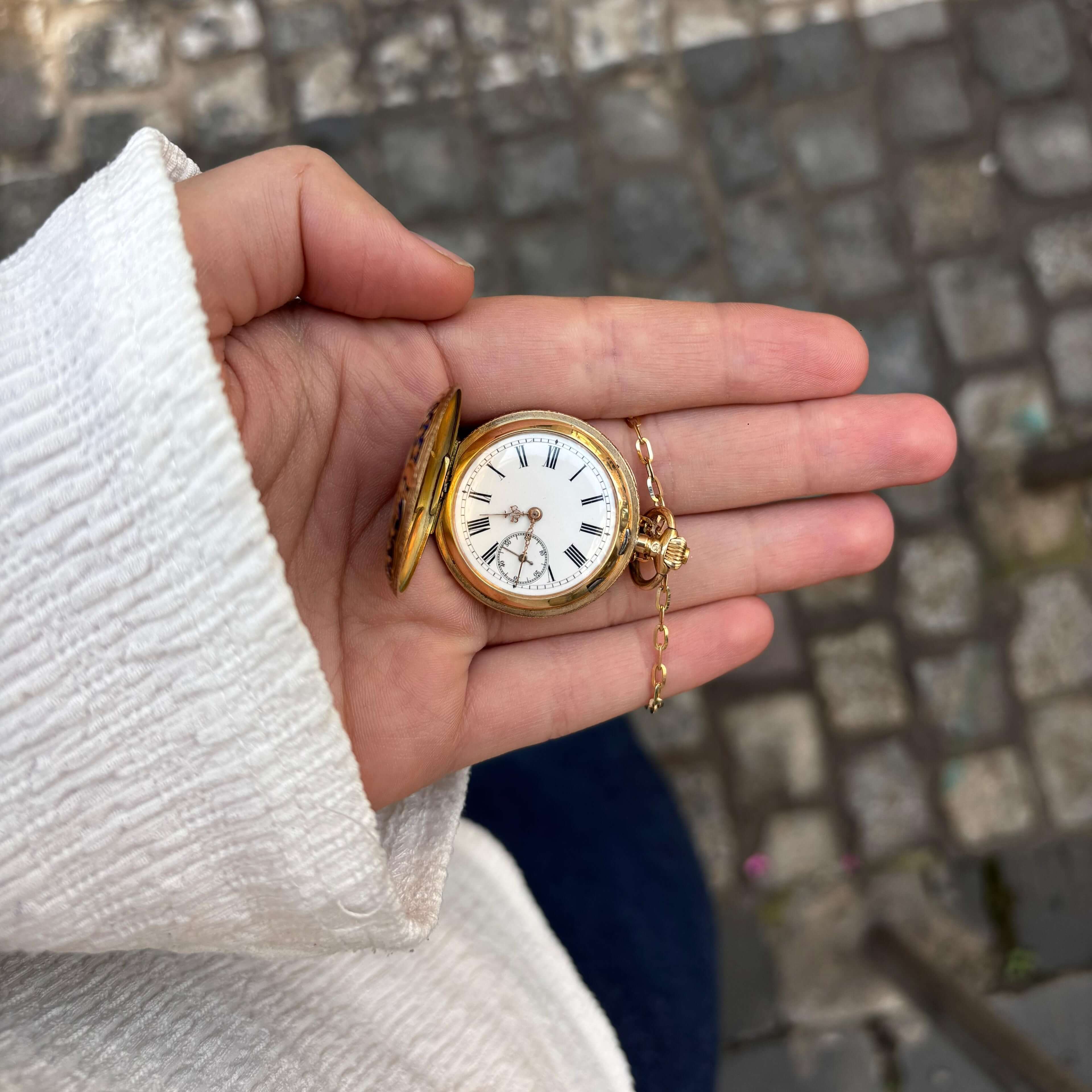 Złota zawieszka zegarek kieszonkowy emaliowany, Austro-Węgry 1872 - 1902